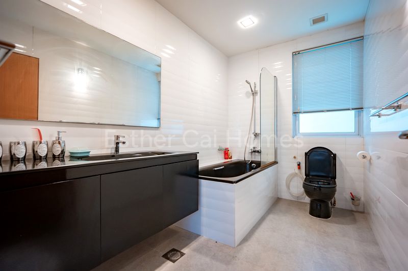7 Bed Bungalow (Landed) for Sale in  Grange Road - Image 8